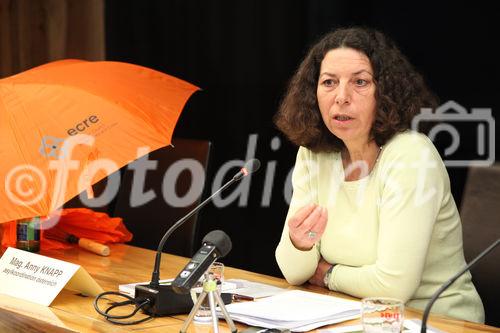  (c) fotodienst/Katharina Schiffl - Wien, am 27.03.2012 - Die Obfrau der asylkoordination Mag. Anny Knapp präsentiert die aktuellen Forderungen, die sich aus den Ergebnisse des Projekts 