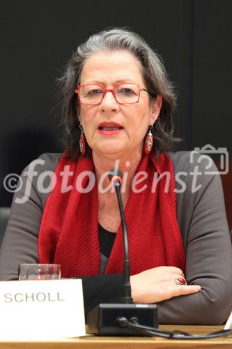  (c) fotodienst/Katharina Schiffl - Wien, am 27.03.2012 - Die Obfrau der asylkoordination Mag. Anny Knapp präsentiert die aktuellen Forderungen, die sich aus den Ergebnisse des Projekts 