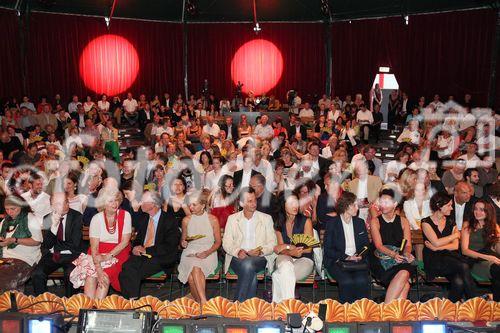  (c) fotodienst/Katharina Schiffl - Wien, am 19.07.2012 - Im 9. Jahr entlockt das Wiener Lustspielhaus Goethes Faust hintergründigen Schmäh und feiert die Posse 