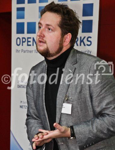 Beschreibung: © fotodienst/Barbara Loschan – Wien, am 10.10.2012 – 3rd Cloud Camp Vienna 2012: Am Mittwoch, den 10. Oktober hat an der FH Technikum Wien das dritte CloudCamp Austria stattgefunden. Als Un-Konferenz ohne festes Programm den Open Space Prinzipien (Grundidee „der aus Pausen bestehenden Konferenz“) folgend, entsteht vor Ort nach den konkreten Anliegen der Teilnehmer eine grobe Grundstruktur an Gesprächsthemen. In aktiven parallelen Gruppenphasen wird bei regem Gruppenwechsel der Teilnehmer aus Forschung und Industrie sowie zusätzlichen, spontanen Steh-Tisch-Gesprächen kalkuliert, gecodet und diskutiert. 
FOTO: Alexander Wöhrer (WWTF)