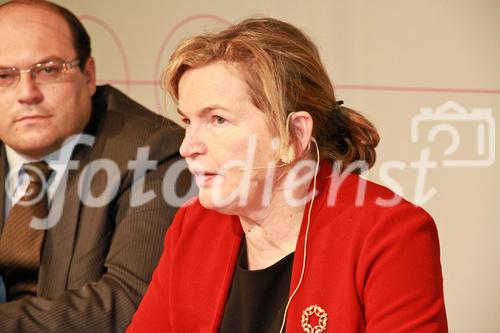 © fotodienst/Barbara Loschan – Wien, am 03.12.2012 – Die Rolle der Europäischen Zentralbank in der europäischen Wirtschaftspolitik: (Wien)  Gertrude Tumpel-Gugerell, ehemaliges Direktoriumsmitglied der Europäischen Zentralbank (EZB), spricht zur aktuellen Entwicklung in der europäischen Wirtschafts- und Währungspolitik. Moderation: Patrick Horvath (WIWIPOL); 
FOTO: Gertrude Tumpel-Gugerell, ehemaliges Direktoriumsmitglied der Europäischen Zentralbank (EZB); 