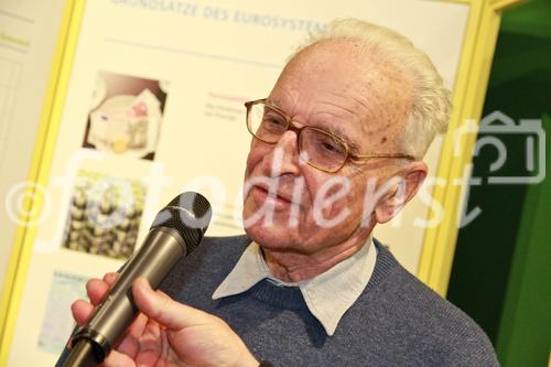 © fotodienst/Barbara Loschan – Wien, am 03.12.2012 – Die Rolle der Europäischen Zentralbank in der europäischen Wirtschaftspolitik: (Wien)  Gertrude Tumpel-Gugerell, ehemaliges Direktoriumsmitglied der Europäischen Zentralbank (EZB), spricht zur aktuellen Entwicklung in der europäischen Wirtschafts- und Währungspolitik. Moderation: Patrick Horvath (WIWIPOL); 
