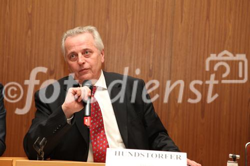 (c)fotodienst/ Sarah-Maria Kölbl, Wien am 4.12.2012, im Bild: Rudolf HUNDSTORFER (Bundesminister für Arbeit, Soziales und Konsumentenschutz)