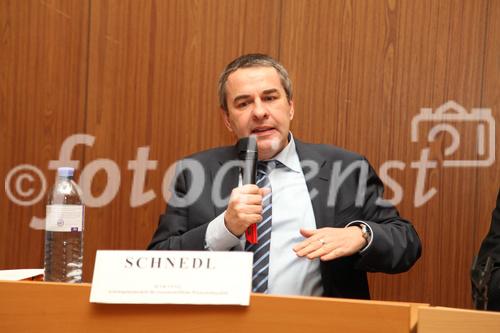 (c)fotodienst/ Sarah-Maria Kölbl, Wien am 4.12.2012, im Bild: Norbert SCHNEDL (Vizepräsident, Österreichischer Gewerkschaftsbund)
