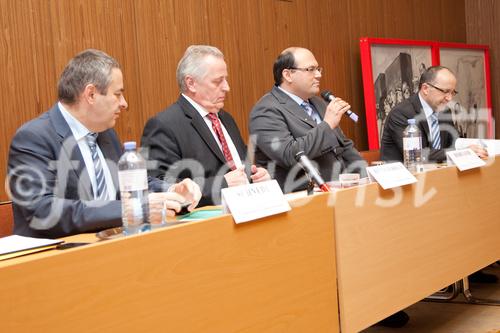 (c)fotodienst/ Sarah-Maria Kölbl, Wien am 4.12.2012, im Bild v.l.n.r.: Norbert SCHNEDL (Vizepräsident, Österreichischer Gewerkschaftsbund), Rudolf HUNDSTORFER (Bundesminister für Arbeit, Soziales und Konsumentenschutz), Patrick HORVATH (WIWIPOL), Christian KEUSCHNIGG (Direktor, Institut für Höhere Studien)