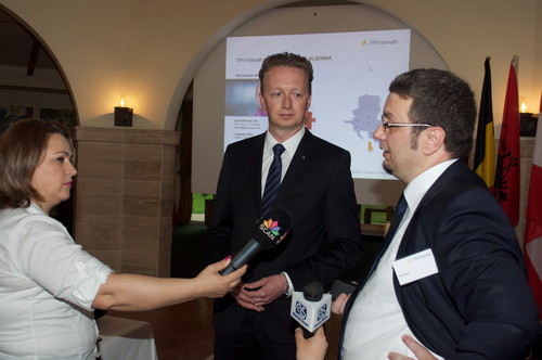 Die österreichische Steuerberatungsgruppe TPA Horwath lud zur Eröffnung ihres neuen Standorts in Albanien ins Hotel Rogner Tirana. Die albanische Hauptstadt ist der elfte CEE Standort der TPA Horwath Gruppe. Hier arbeiten unter der Führung der albanischen TPA-Partner Prof. Agim Binaj und Dr. Ilir Binaj 20 Mitarbeiterinnen. Im Bild: TPA Horwath Albanien-Verantwortlicher Thomas Haneder mit dem neuen TPA Horwath Partner in Albanien, Dr. Ilir Binaj. 