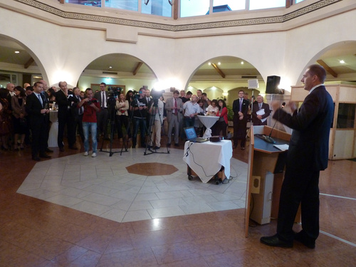 Die österreichische Steuerberatungsgruppe TPA Horwath lud zur Eröffnung ihres neuen Standorts in Albanien ins Hotel Rogner Tirana. Die albanische Hauptstadt ist der elfte CEE Standort der TPA Horwath Gruppe. Hier arbeiten unter der Führung der albanischen TPA-Partner Prof. Agim Binaj und Dr. Ilir Binaj 20 Mitarbeiterinnen. 
