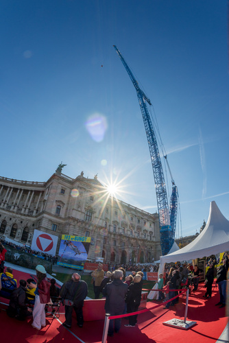 Bungee Jumping: Weltrekordsprung mit implantierter Linse