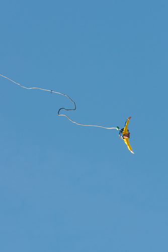 Bungee Jumping: Weltrekordsprung mit implantierter Linse