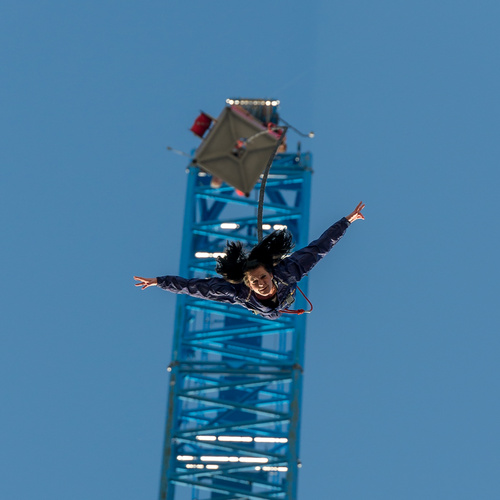 Bungee Jumping: Weltrekordsprung mit implantierter Linse