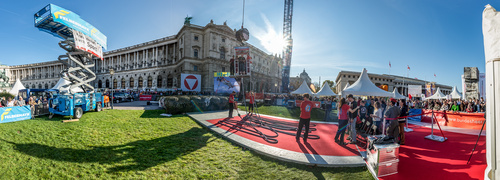 Bungee Jumping: Weltrekordsprung mit implantierter Linse