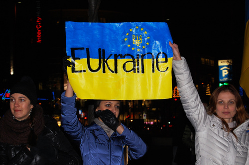 Ukrainer in Wien protestieren gegen Anti-Europa-Politik der Regierung