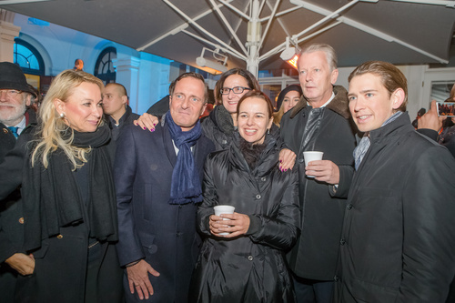 Aussenminister Sebastian Kurz lud zum Punsch & Maroni Advent-Abend ein.