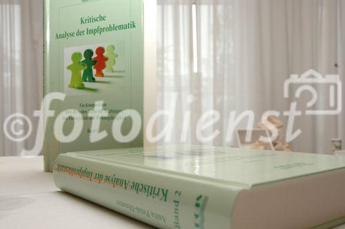 Die Vereine Aegis Österreich und Schweiz informieren über Gefahren und Schäden durch Impfungen. Die seit einigen Jahren wachsende Zahl der empfohlenen Impfungen, stimmt viele Eltern nachdenklich. Einseitige Information und rapide Zunahme von neuen Impfstoffen führen dazu, dass sich Verbraucher eingehender mit dem Thema auseinandersetzen.