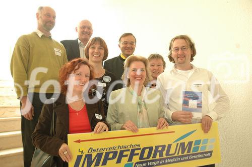 Die Vereine Aegis Österreich und Schweiz informieren über Gefahren und Schäden durch Impfungen. Die seit einigen Jahren wachsende Zahl der empfohlenen Impfungen, stimmt viele Eltern nachdenklich. Einseitige Information und rapide Zunahme von neuen Impfstoffen führen dazu, dass sich Verbraucher eingehender mit dem Thema auseinandersetzen.