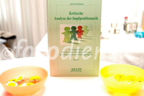 Die Vereine Aegis Österreich und Schweiz informieren über Gefahren und Schäden durch Impfungen. Die seit einigen Jahren wachsende Zahl der empfohlenen Impfungen, stimmt viele Eltern nachdenklich. Einseitige Information und rapide Zunahme von neuen Impfstoffen führen dazu, dass sich Verbraucher eingehender mit dem Thema auseinandersetzen.