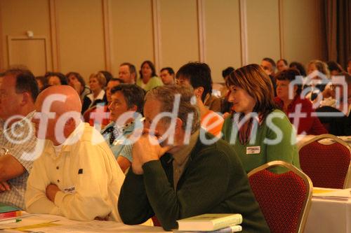 Die Vereine Aegis Österreich und Schweiz informieren über Gefahren und Schäden durch Impfungen. Die seit einigen Jahren wachsende Zahl der empfohlenen Impfungen, stimmt viele Eltern nachdenklich. Einseitige Information und rapide Zunahme von neuen Impfstoffen führen dazu, dass sich Verbraucher eingehender mit dem Thema auseinandersetzen.