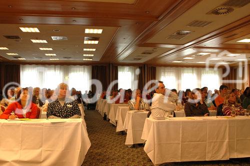 Die Vereine Aegis Österreich und Schweiz informieren über Gefahren und Schäden durch Impfungen. Die seit einigen Jahren wachsende Zahl der empfohlenen Impfungen, stimmt viele Eltern nachdenklich. Einseitige Information und rapide Zunahme von neuen Impfstoffen führen dazu, dass sich Verbraucher eingehender mit dem Thema auseinandersetzen.