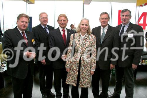 Presseveranstaltung zum Tag des Kaffees 2005, v.l.: Harald J. Mayer (Generaldirektor Eduscho Austria), Helmut A. Grafinger (Geschäftsführung Kaffee u. Teeverband), Dr. Peter Reinecke (Generaldir. Kraft Foods Österreich), Mag. Jeannette Skrbensky-Meinl (Julius Meinl Austria), Kommerzialrat Gerd Schütz (Präsident d. Österreichischen Kaffee- und Tee Verbandes), Andrew Demmer (Demmer Handelsges.m.b.H)