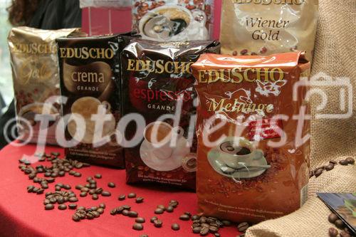 Presseveranstaltung zum Tag des Kaffees 2005: Vertreter der Marken präsentieren ihre Kaffeeprodukte