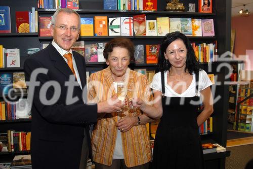 Josef Pretzl (GF Thalia), Mag. Maria Hasenöhrl (Inhaberin Wagner!sche Buchhandlung), Mag. Sabine Brenner (GF Wagner!sche Buchhandlung)