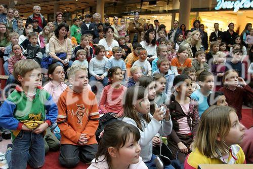 (C) fotodienst/Anna Rauchenberger - Wien 06.04.2006 -  Kinderbuchwoche bei Thalia.at: Thomas Brezina liest Kostproben aus seinen aktuellen Büchern. 