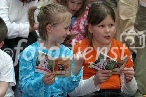 (C) fotodienst/Anna Rauchenberger - Wien 06.04.2006 -  Kinderbuchwoche bei Thalia.at: Thomas Brezina liest Kostproben aus seinen aktuellen Büchern. FOTO: Thomas Brezina.