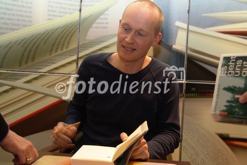 Bild: Arno Geiger Signierung, Lesung Arno Geiger bei Thalia Linz, Foto: www.iManufaktur.at