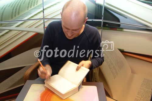 Bild: Arno Geiger Signierung, Lesung Arno Geiger bei Thalia Linz, Foto: www.iManufaktur.at