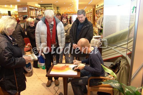 Bild: Arno Geiger Signierung, Lesung Arno Geiger bei Thalia Linz, Foto: www.iManufaktur.at