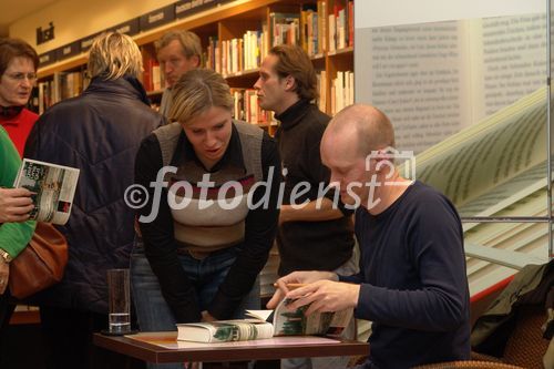 Bild: Arno Geiger Signierung, Lesung Arno Geiger bei Thalia Linz, Foto: www.iManufaktur.at