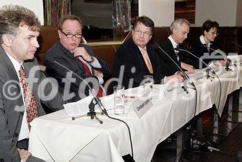 (c) fotodienst/Dan Carabas - Wien 06.11.07 - BV. Speakers Lounge des Österreichischen Generikaverbandes (OEGV) - FOTO v.li.: Dr. Christoph Leprich, Franz Bittner, Univ.-Prof. Dr. Franz Böhmer, Dr. Peter Eichler, Dr. Gabriela Petrovic
