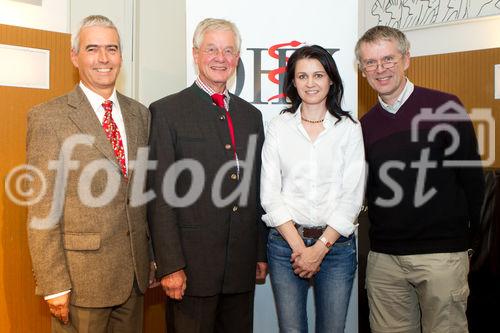  (c) fotodienst/Anna Rauchenberger - Wien, am 18.10.2011 -  Österreich ist europaweit das einzige Land ohne universitär verankerter Ausbildung zum Allgemeinmediziner. Gleichzeitig wurden die erfolgreichen Lehrpraxen durch ein unzumutbares Besoldungssystem von der Politik de facto abgewügt. Als Konsequenz fehlen es den Hausärzten an Nachwuchs. FOTO v.l. Dr. Christian Euler, Hausarzt, Präsident des Österreichischen Hausärzte Verband,  Univ. Prof. Dr. Frank Mader, Facharzt für Allgemeinmedizin, Dr. Sabine Eder, Turnusärztin,   Dr. Michael Wendler, Allgemeinmediziner, führt seit 19 Jahren eine Lehrpraxis: