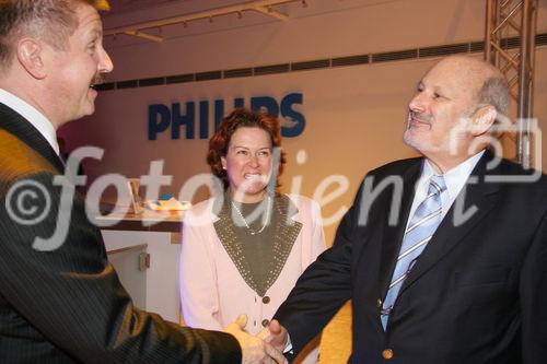 (C) fotodienst/Anna Rauchenberger - Wien 09.01.2007  - Traditioneller Neujahrscocktail im PHILIPS-Haus am Wienerberg. Philips Austria Generaldirektor Peter Kamm und Mag. Christoph Wolfsgruber, Finanzvorstand der Philips Austria GmbH durften wieder zahlreiche Gäste begrüßen. FOTO: Gäste.