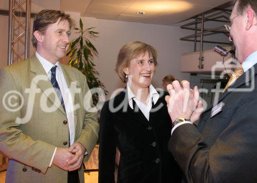 (C) fotodienst/Anna Rauchenberger - Wien 09.01.2007  - Traditioneller Neujahrscocktail im PHILIPS-Haus am Wienerberg. Philips Austria Generaldirektor Peter Kamm und Mag. Christoph Wolfsgruber, Finanzvorstand der Philips Austria GmbH durften wieder zahlreiche Gäste begrüßen. FOTO: Gäste.