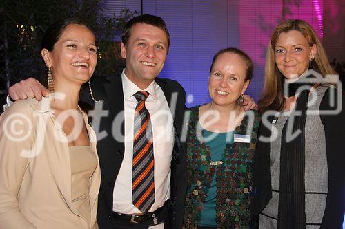 (C) fotodienst/Anna Rauchenberger - Wien 09.01.2007  - Traditioneller Neujahrscocktail im PHILIPS-Haus am Wienerberg. Philips Austria Generaldirektor Peter Kamm und Mag. Christoph Wolfsgruber, Finanzvorstand der Philips Austria GmbH durften wieder zahlreiche Gäste begrüßen. FOTO: MitarbeiterInnen.