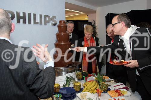 (C) fotodienst/Anna Rauchenberger - Wien 09.01.2007  - Traditioneller Neujahrscocktail im PHILIPS-Haus am Wienerberg. Philips Austria Generaldirektor Peter Kamm und Mag. Christoph Wolfsgruber, Finanzvorstand der Philips Austria GmbH durften wieder zahlreiche Gäste begrüßen. FOTO: Gäste und Mitarbeiter.