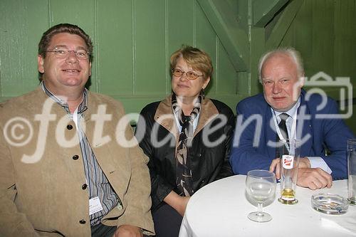 (C) fotodienst/Anna Rauchenberger - Wien 03.08.2006 - Das Philips Licht Derby, das alljährlich stattfindende Pferderennen, ging heute wieder auf der Trabrennbahn in Baden bei Wien über die Bühne. FOTO: Gäste.