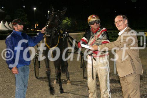 (C) fotodienst/Anna Rauchenberger - Wien 03.08.2006 - Das Philips Licht Derby, das alljährlich stattfindende Pferderennen, ging heute wieder auf der Trabrennbahn in Baden bei Wien über die Bühne. FOTO: Sieger.