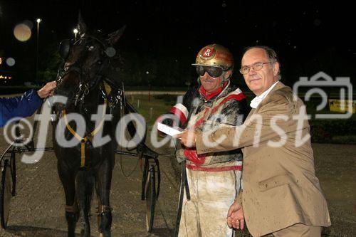 (C) fotodienst/Anna Rauchenberger - Wien 03.08.2006 - Das Philips Licht Derby, das alljährlich stattfindende Pferderennen, ging heute wieder auf der Trabrennbahn in Baden bei Wien über die Bühne. FOTO: Sieger.