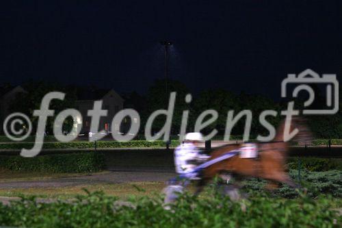 (C) fotodienst/Anna Rauchenberger - Wien 03.08.2006 - Das Philips Licht Derby, das alljährlich stattfindende Pferderennen, ging heute wieder auf der Trabrennbahn in Baden bei Wien über die Bühne.