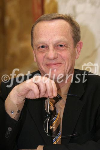 Philips: Lichtgestaltung - Lichtkunst - Beleuchtung im öffentlichen Raum. Bild: Karl Seitlinger (Landestourismusdirektor). Foto: Anna Rauchenberger