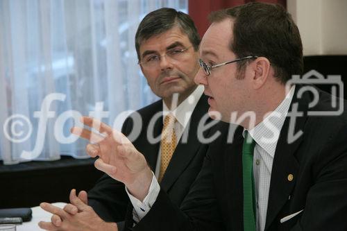 Markteintritt in Österreich der Hanseatischen Capitalberatungsgesellschaft. Bild: Harald Christ (Vorsitzender des Vorstandes HCI Capital AG, rechts) und Dr. Viktor Bauer (Pressebetreuung, Public Relations GmbH)