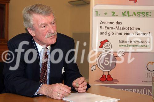 (C) fotodienst/Anna Rauchenberger - Wien 12.02.2007  - '5-Euro-Kreativ-Wettbewerb - Spiegelbild kindlicher Wertigkeit' an Österreichs Volksschulen. FOTO: Prof. Dr. Max H. Friedrich (Kinder- und Jugendpsychiater).