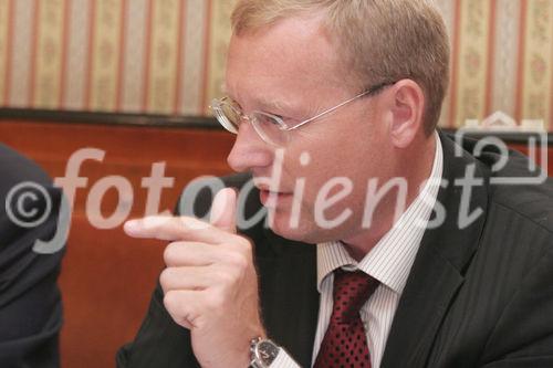 Nur die Minorität weiß um den Gebrauch der 5-Euromünze als Zahlungsmittel. Bild: Dr. Werner Beutelmeyer, Geschäftsführer des Market Instituts. Foto: Anna Rauchenberger