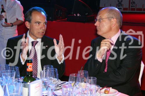 (C) Anna Rauchenberger - Wien 01.06.2007 - Henkel Jubiläums-Gala in der BA-CA-Halle. FOTO: Mag. Günter Thumser, Präsident Henkel Central Eastern Europe, Geschäftsführer Wasch- und Reinigungsmittel, links.