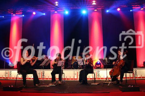 (C) Anna Rauchenberger - Wien 01.06.2007 - Henkel Jubiläums-Gala in der BA-CA-Halle. 