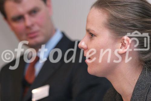 FAS.research präsentiert neues Instrument zur Messung, Bewertung und Simulation von Kooperationen in Forschung und Innovation. Bild: Julia Harlfinger (Moderation, rechts) und Dr. Harald Katzmair (Geschäftsführer FAS.research). Foto: Anna Rauchenberger