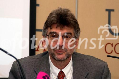 Pressekonferenz: Neue Initiative im Einsatz für die Knochengesundheit - Podiumsteilnehmer: BM Maria Rauch-Kallat, Univ.-Doz. Dr. Ingrid Kiefer, Univ.-Prof. Dr. Hans Bröll, Univ.-Prof. Dr. Klaus Klaushofer und Univ.-Prof. Dr. Heinrich Resch