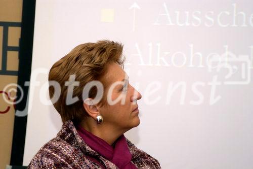 Pressekonferenz: Neue Initiative im Einsatz für die Knochengesundheit - Podiumsteilnehmer: BM Maria Rauch-Kallat, Univ.-Doz. Dr. Ingrid Kiefer, Univ.-Prof. Dr. Hans Bröll, Univ.-Prof. Dr. Klaus Klaushofer und Univ.-Prof. Dr. Heinrich Resch